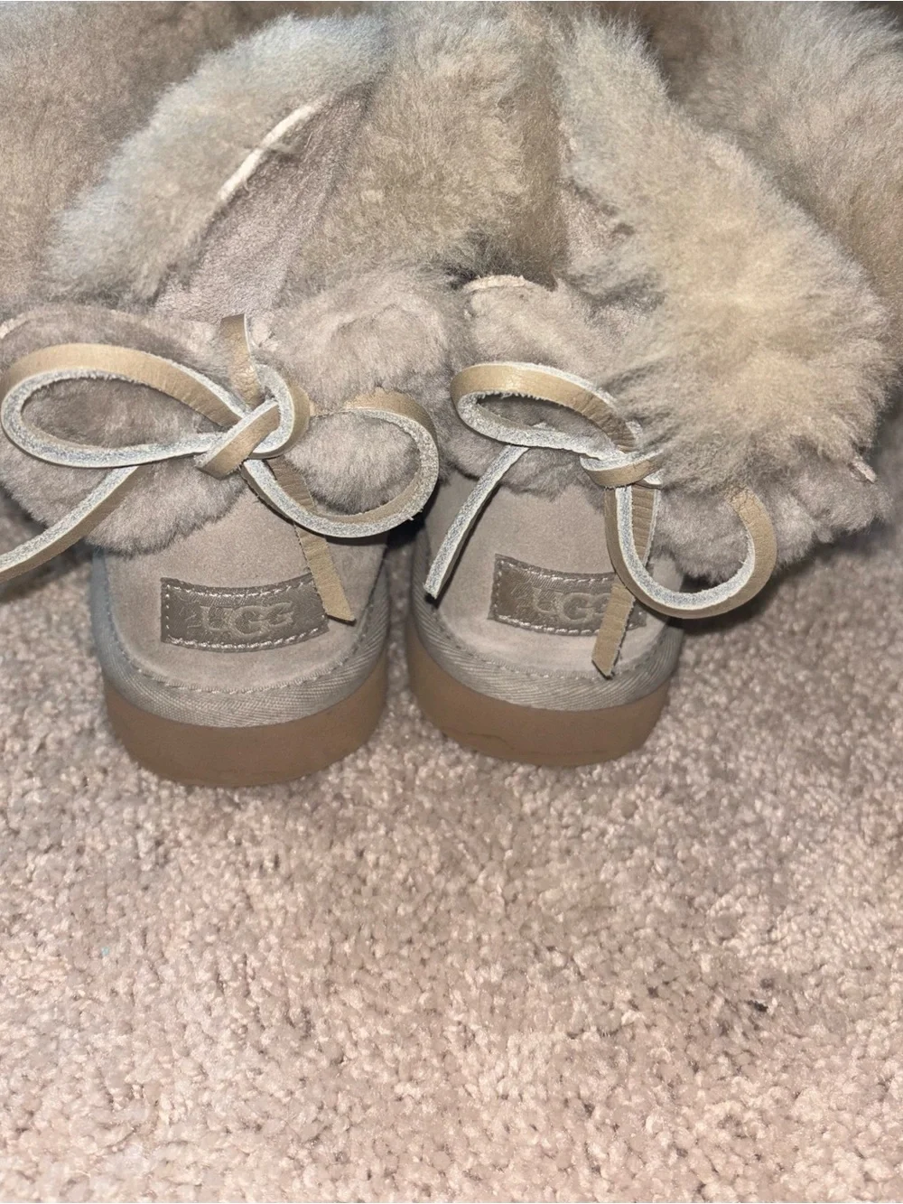 UGG Classic Mini Fluff Bow Suede Shearling Winter Boots Size 7